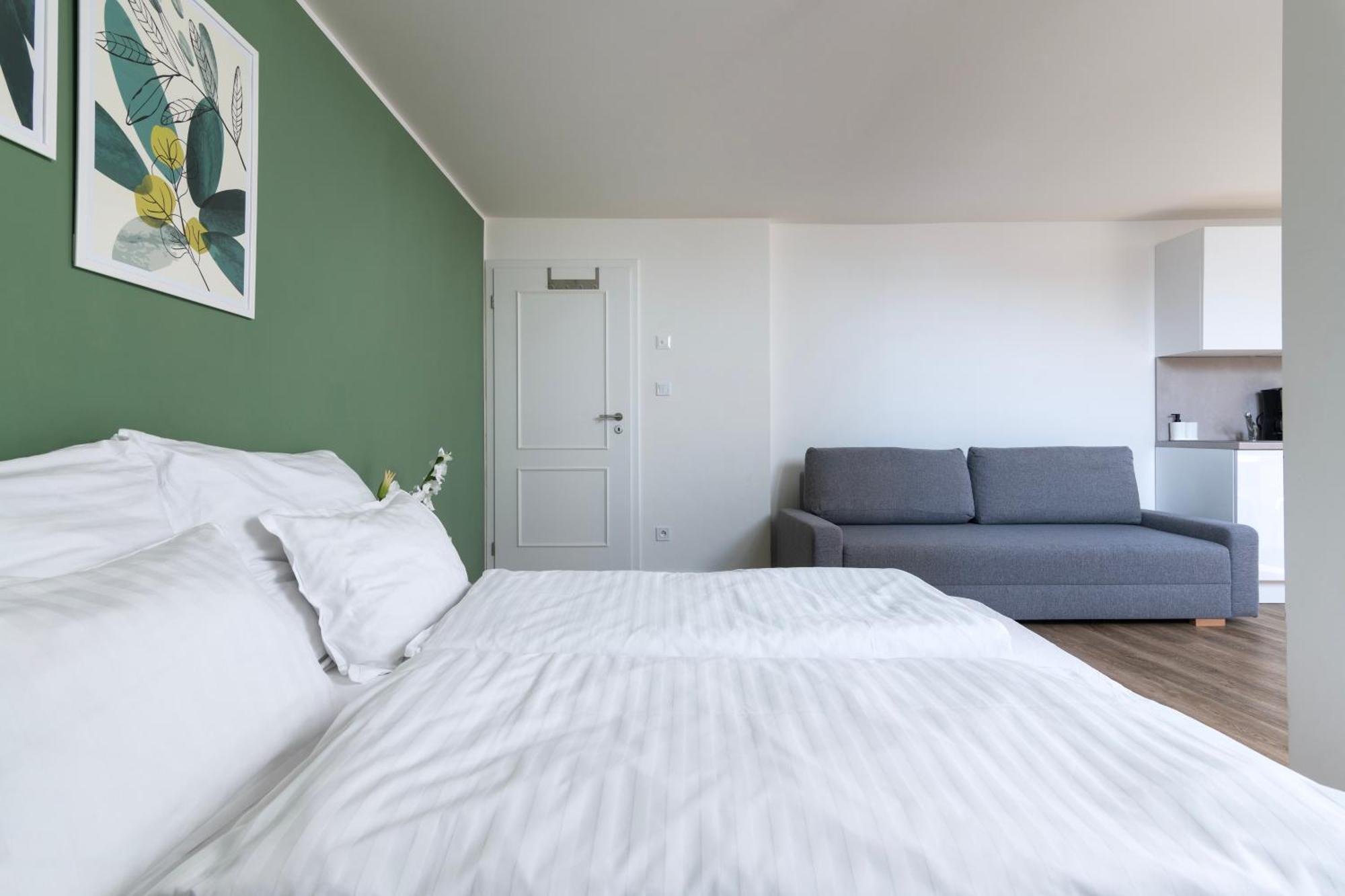 Emerald Apartments Boutique Residence Прага Экстерьер фото